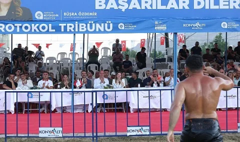 28. Feslikan Yağlı Güreşleri'nde Başpehlivanlık Erkan Taş'ın