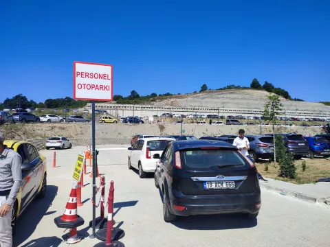 Bartın Devlet Hastanesi'nde 'Otopark Ayrımcılığı' İddiası: Sağlık Çalışanları Tepkili
