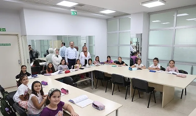Başkan Altay'dan Yaz Kurslarına Ziyaret: Öğrenciler Cıvıl Cıvıl Bir Yaz Geçiriyor