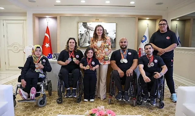 Başkan Vekili Özdemir, 2025-2026 Sezonu Şampiyonlarını Ağırladı