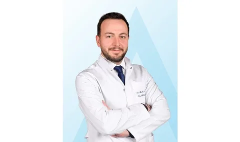Bebekli Aileler İçin Tatil Rehberi: Dr. Yusuf Çelik'ten Önemli Uyarılar