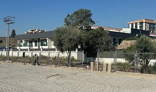 Bornova'da Gençlere Yönelik Kapsamlı Spor Altyapısı Yenilemesi Başladı