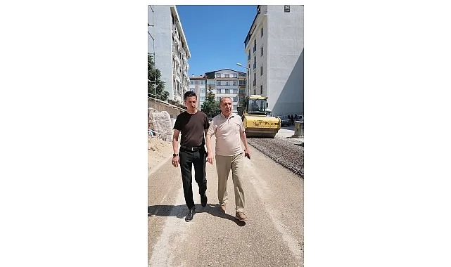 Çumra Belediye Başkanı Mehmet Aydın, Bardakçı Mahallesi Asfalt Çalışmalarını Denetledi