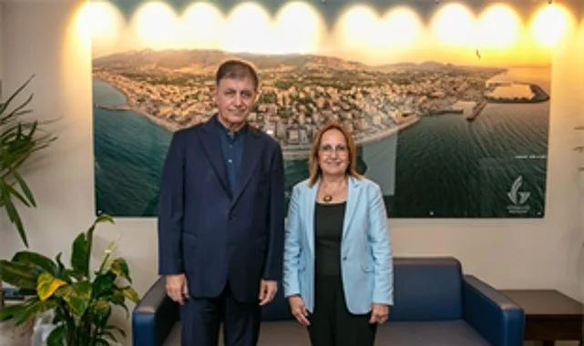 Dr. Cemil Tugay Güzelbahçe'de Yerel Yönetim ve Halkla Bir Araya Geldi