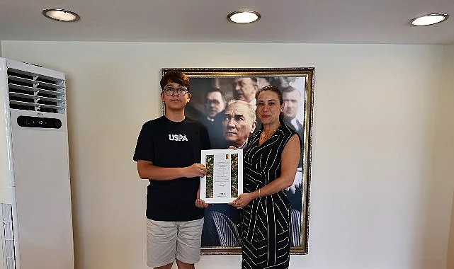 Efes Selçuk'un LGS Şampiyonu Emirhan Kaptan'a TEMA Vakfı Destekli Ödül