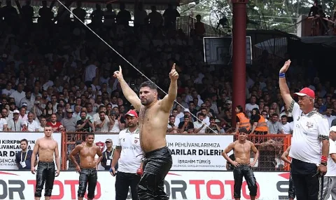 Erkan Taş, Ordu Aybastı Güreşleri'nin Başpehlivanı Oldu