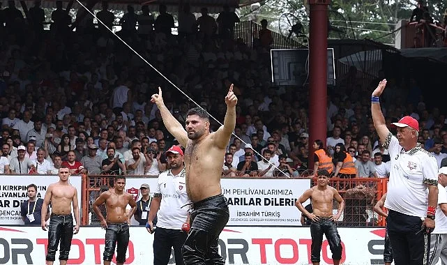 Erkan Taş, Ordu Aybastı Güreşleri'nin Başpehlivanı Oldu