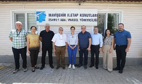 Karşıyaka'nın Filizleri Projesi Burs Desteğiyle Üniversite Öğrencilerini Güçlendiriyor