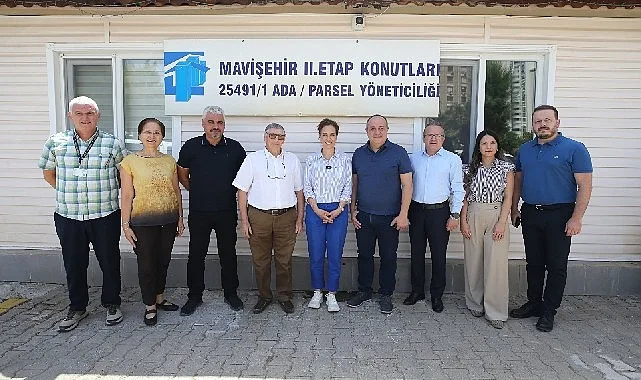 Karşıyaka'nın Filizleri Projesi Burs Desteğiyle Üniversite Öğrencilerini Güçlendiriyor