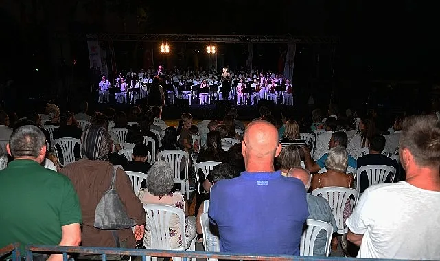 Kemer Belediyesi'nden Sokak Hayvanları Yararına Müzik Ziyafeti