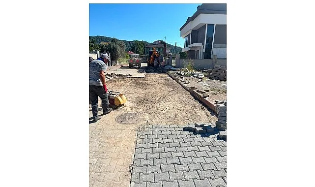 Kemer'de Altyapı ve Yol Bakım Çalışmaları Çeşitli Mahallelerde Sürüyor