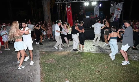 Kemer'de Latin Dans Gecesi Katılımcılardan Tam Not Aldı