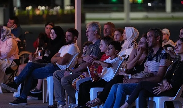 Kocaeli'de Yaz Neşesi Etkinlikleri Vatandaşları Bir Araya Getirdi
