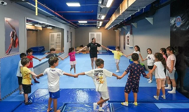 Maltepe Belediyesi'nin Ücretsiz Yaz Spor Kursları Çocukların Gelişimine Katkı Sağlıyor
