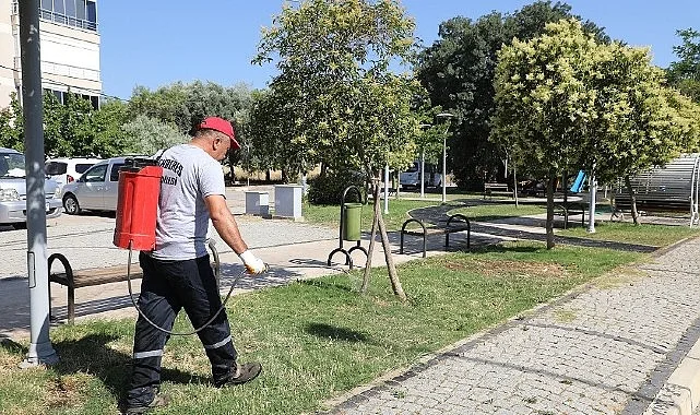 Menderes'te Park Bakım ve Temizlik Çalışmaları Aralıksız Sürüyor
