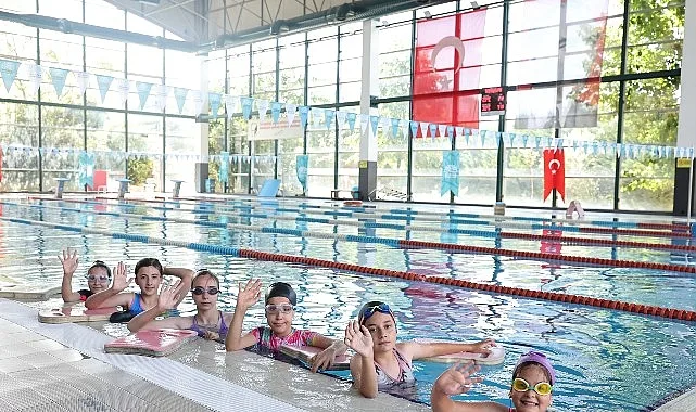 Nilüfer'de Kırsal Mahalle Çocukları Yüzme Eğitimiyle Gelişiyor