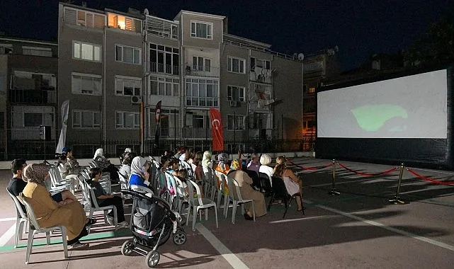 Osmangazi Belediyesi Yaz Film Gösterimleriyle Aileleri Buluşturdu