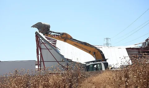 Osmangazi'de Kaçak Yapıya Geçit Yok: Yunuseli'de Depo Yıkımı