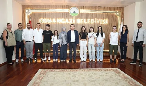Osmangazi'de Ücretsiz LGS Kursları Meyvelerini Verdi: Başarılı Öğrenciler Başkan Aydın'la Buluştu