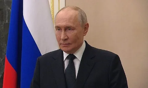 Putin, Deniz Kuvvetleri Günü'nde Donanmanın Kritik Rolünü Vurguladı