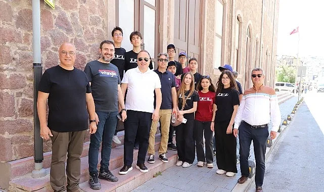Rektörle Flanörlük: Kemeraltı'nın Tarihi Mirası Gençlerle Buluştu