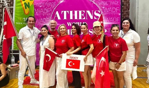 Sığacık'tan Dünya Dans Sahnesine: REBETEOS Akademisi'nden Büyük Başarı