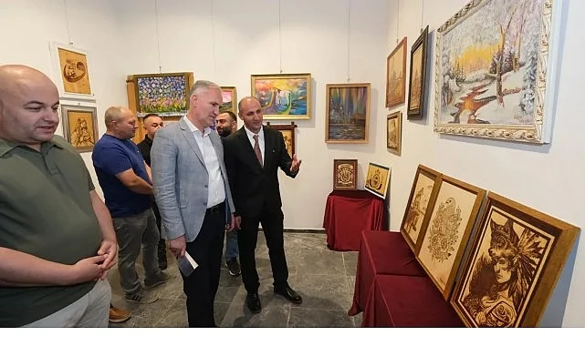 Yüksel Kılıçoğlu Sergisi İnegöl Kent Müzesi'nde Sanatseverlerle Buluştu