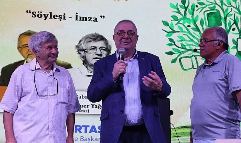 8. Edremit Kitap Fuarı'nda Üçüncü Gün: Edebiyat ve Müzik Bir Arada