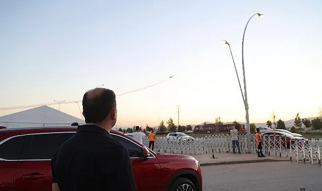Başkan Altay, 11. Konya Bilim Festivali'nde Türk Yıldızları'nı Vatandaşla İzledi