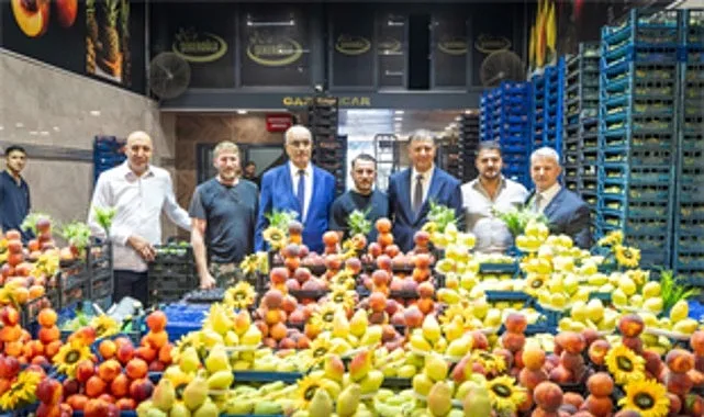 Başkan Tugay İzmir Sebze ve Meyve Hali Esnafının Taleplerini Dinledi