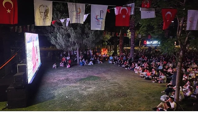 Bayraklı'da Açık Hava Sinema Günleri Yoğun İlgiyle Sona Eriyor