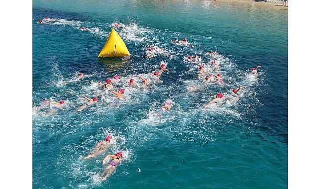 Bodrum'da 'Sağlığa Kulaç At-2' Etkinliği Yoğun Katılımla Gerçekleşti