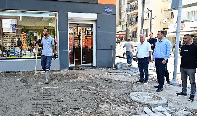 Bornova Mustafa Kemal Caddesi'nde Kaldırım Yenileme İkinci Etaba Geçti