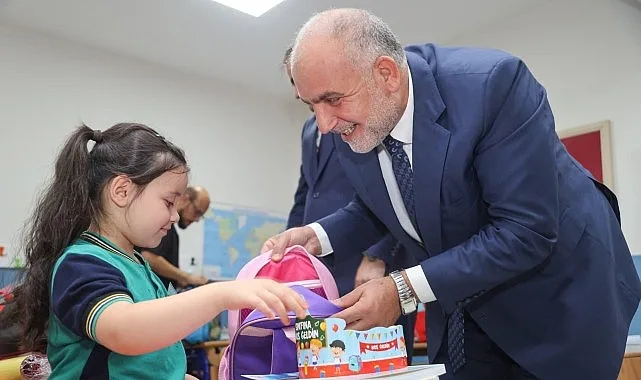 Canik Belediyesi, Birinci Sınıf Öğrencilerine Çanta ve Kırtasiye Seti Hediye Ediyor