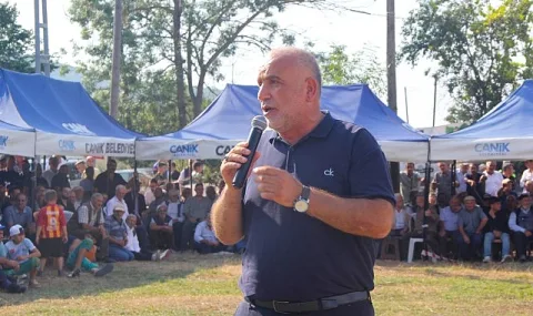 Canik Geleneksel Karakucak Güreş Festivali'nde Recep Taslak Başpehlivan