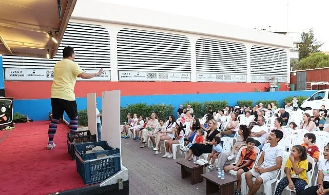 Çiğli'de Mahalle Tiyatro Günleri 'Depremden Korkmuyoruz' Oyunuyla Başladı