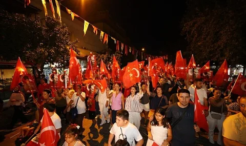 Efes Selçuk, 30 Ağustos Zafer Bayramı'nı Fener Alayı ve Konserle Kutlayacak