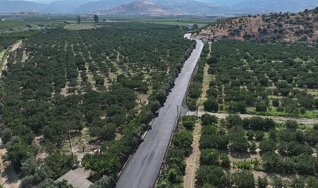 Efes Selçuk'ta Kapsamlı Yol Yenileme Devam Ediyor: 40 Yıllık Beklenti Bitiyor