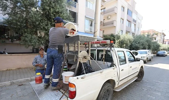 Efes Selçuk'ta Salça Makinesi Desteği Kış Hazırlıklarını Kolaylaştırıyor