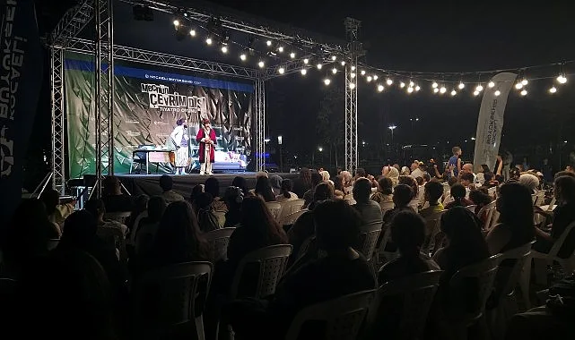 Gebze Kütüphanesi'nde 'Mecnun Çevrim Dışı' Oyunu Sanatseverlerle Buluştu