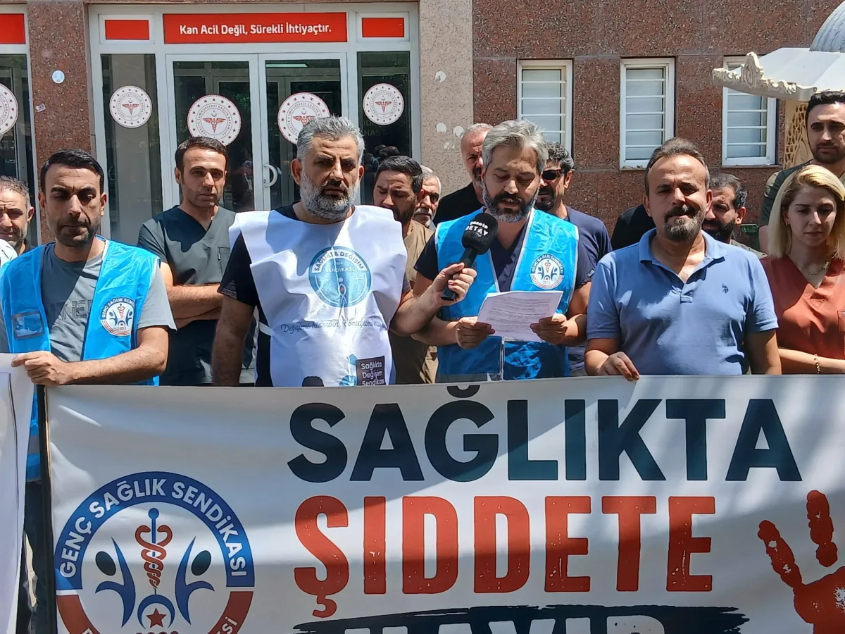 Genç Sağlık Sendikası Sağlık Çalışanlarına Yönelik Saldırıya Tepki Gösterdi