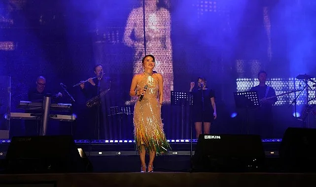 Göksel, Aliağa Sanat Günleri'ne Coşkulu Bir Final Yaşattı