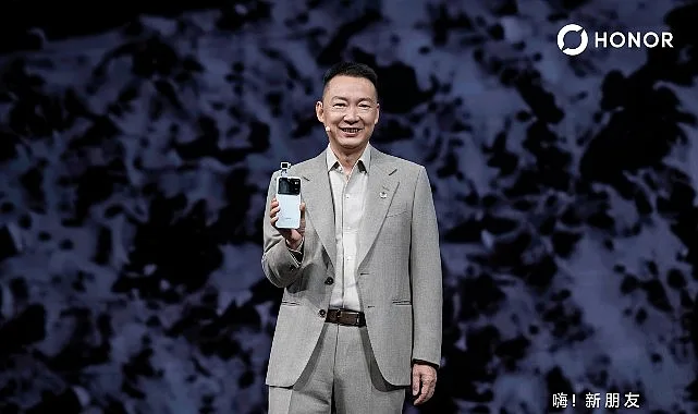 HONOR Robot Phone Sinematik Çekim ve Yapay Zeka ile Tanıtıldı