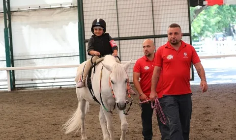 İBB'den Çocuklara Özel Binicilik Etkinlikleri Veliefendi'de Başladı