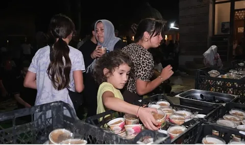 İnegöl Belediyesi'nden Mevlid Kandili'nde 1500 Kişilik Helva İkramı