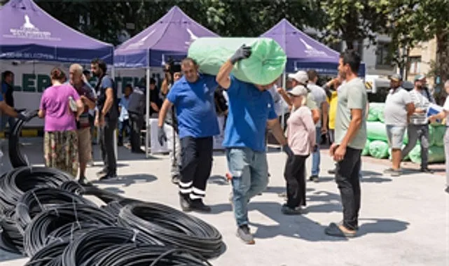 İzmir Büyükşehir'den Domates ve Çilek Üreticisine Don Kalkanı Desteği