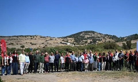 İzmir'de Yamanlar Tarla Domatesi Üreticileri Tarla Günü'nde Bir Araya Geldi