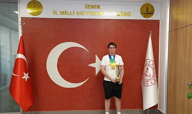İzmirli Deniz Ersan'dan Singapur'da Matematik Olimpiyatlarında Dünya İkinciliği