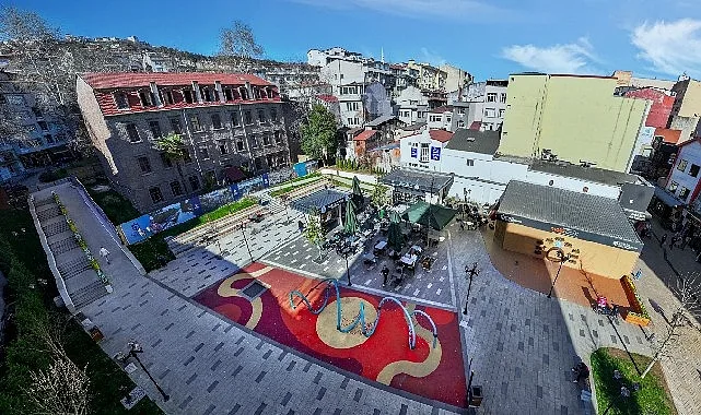 İzmit'in Merkezindeki Mola Park, Kent Yaşamına Nefes Katıyor