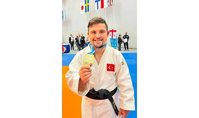 Kağıtspor, Son İki Haftada Ulusal ve Uluslararası Arenada Zirveye Çıktı